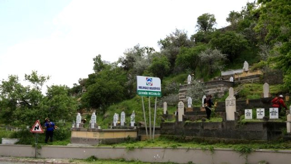 Melikgazi İlçesinde Bölge Mezarlıkları Kabir Ziyaretlerine Hazır