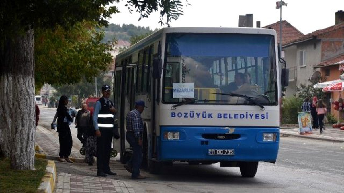 Mezarlık Bayram Ziyaretleri İçin Hazır Hale Getirildi