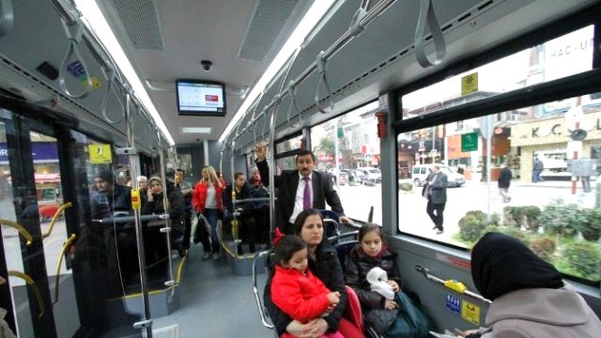 Kocaeli\'de Mezarlıklara Ziyaret İçin Ücretsiz Otobüs Seferleri