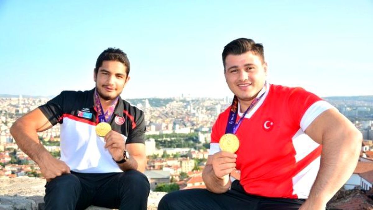 Milli Güreşçiler Tarihi Kalede