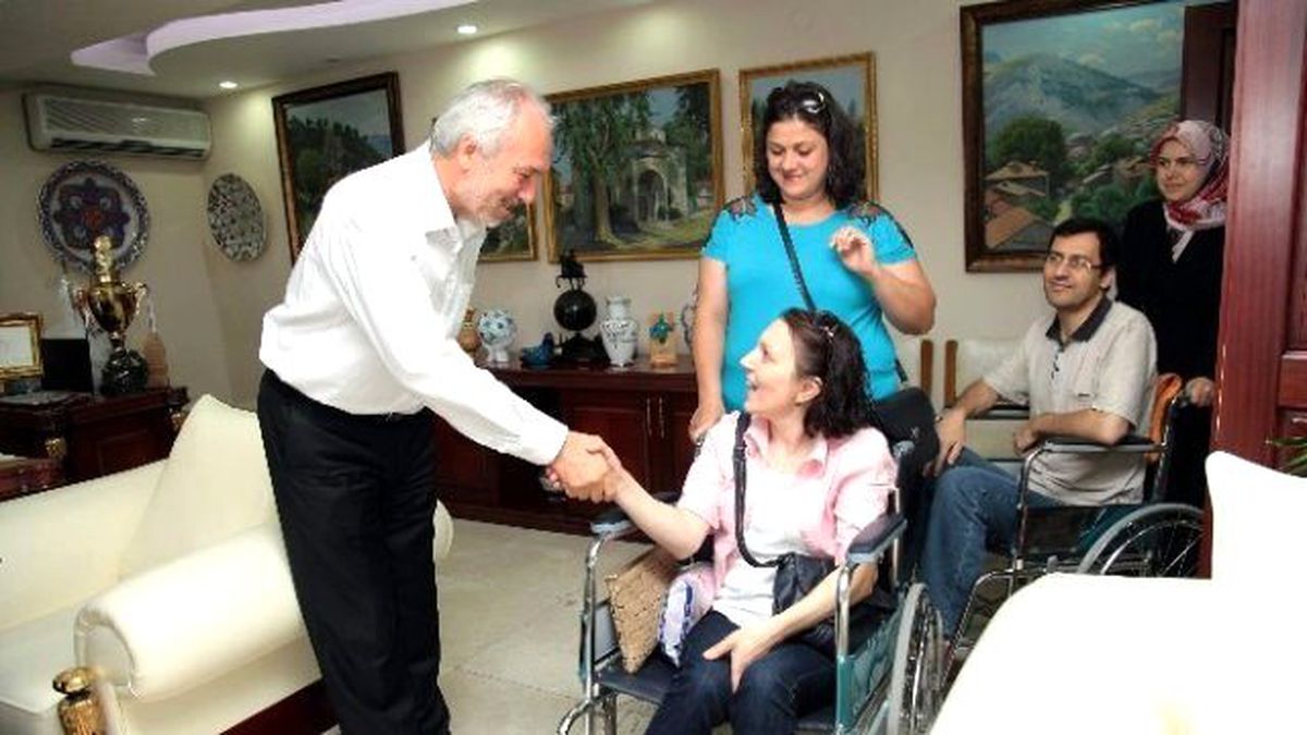 Ms Hastalarından Başkan Saraçoğlu\'na Teşekkür Ziyareti