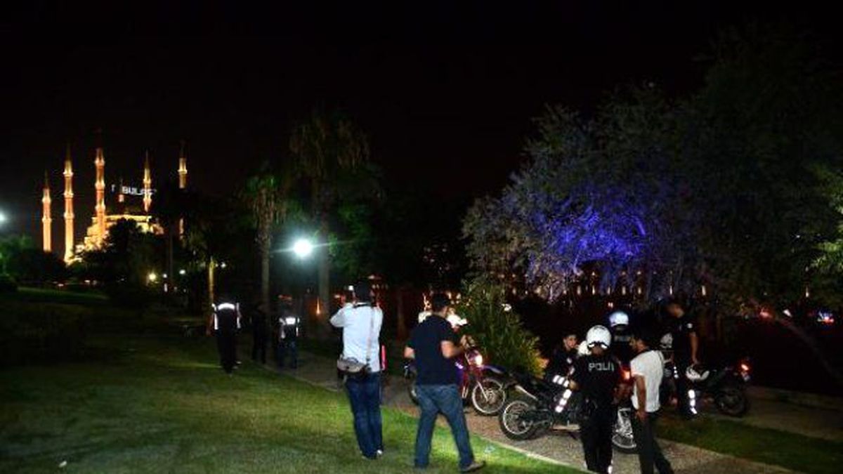 Narkotim Ekiplerinden Parklarda Uyuşturucu Uygulaması