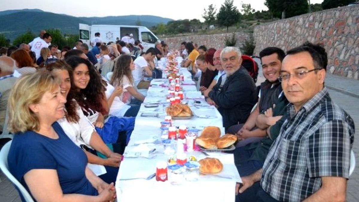 Nilüfer Sitesi Sakinleri İftarda Buluştu