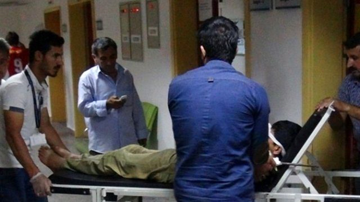 Omuzuna Batan Şişle Hastaneye Kaldırıldı