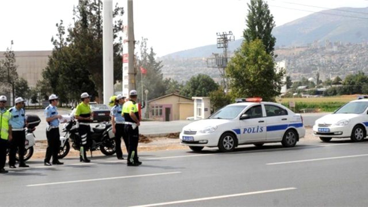 Polislerden "Şeker Tadında" Trafik Uyarısı