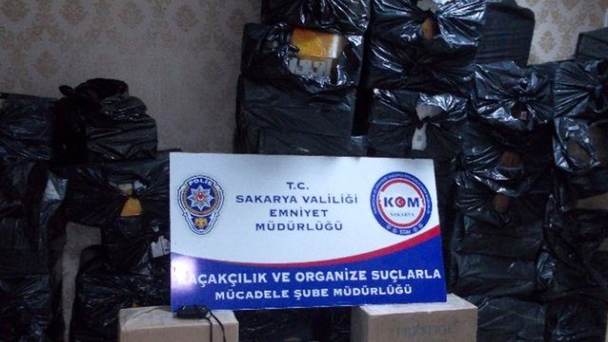 Sakarya\'da 63 Bin 500 Paket Kaçak Sigara Ele Geçirildi