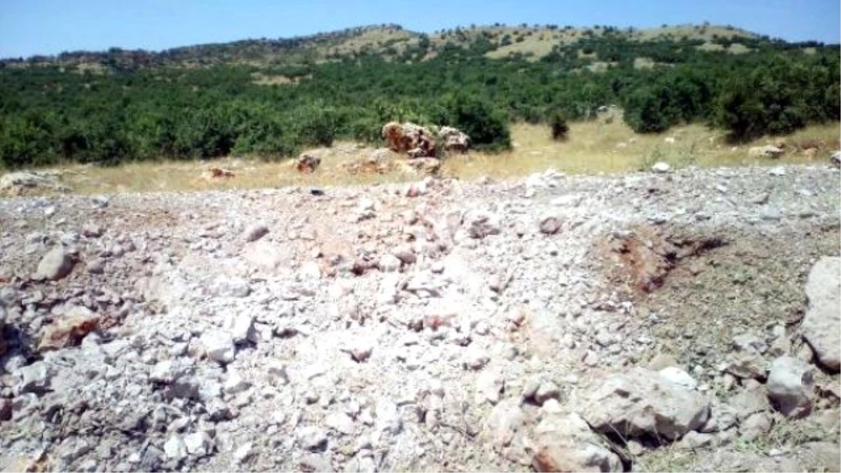 Silvan\'da Askerin Geçiş Yoluna PKK\'lılardan Bombalı Tuzak