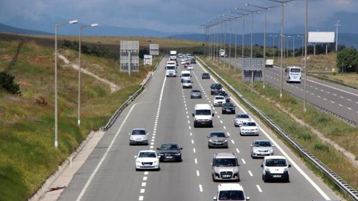 Tatilciler Yola Erken Çıktı