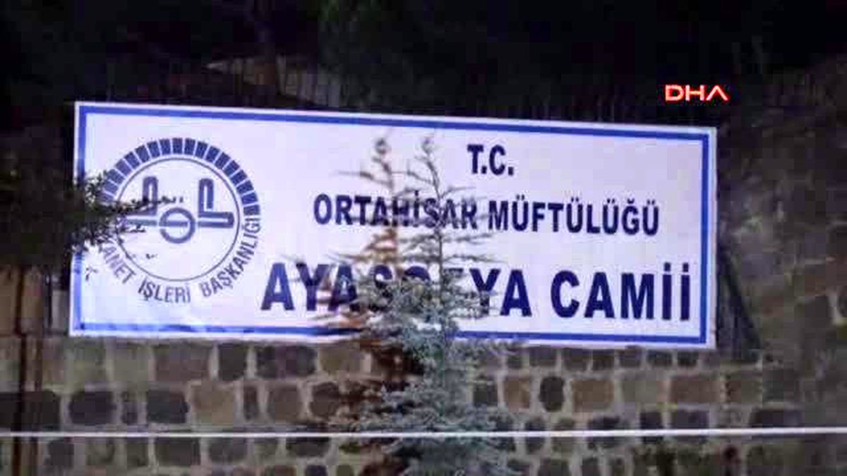 Bülent Arınç, Ayasofya Camisinde Namaz Kıldı
