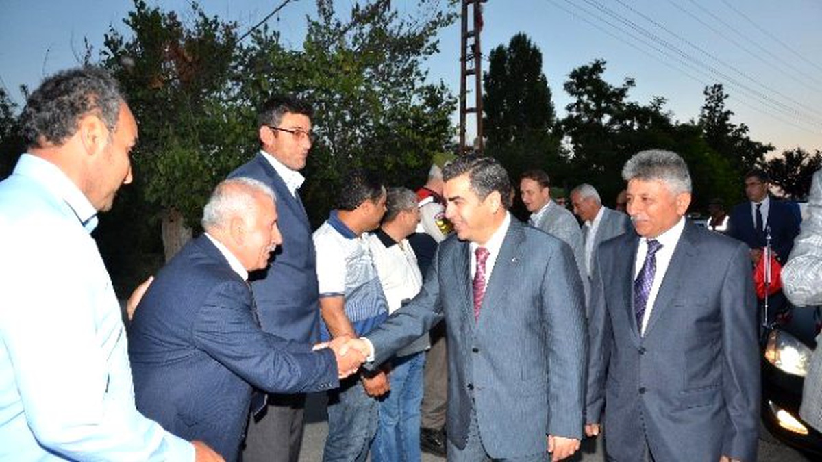 Vali Düzgün, Kızılören de Vatandaşlarla İftar Programına Katıldı