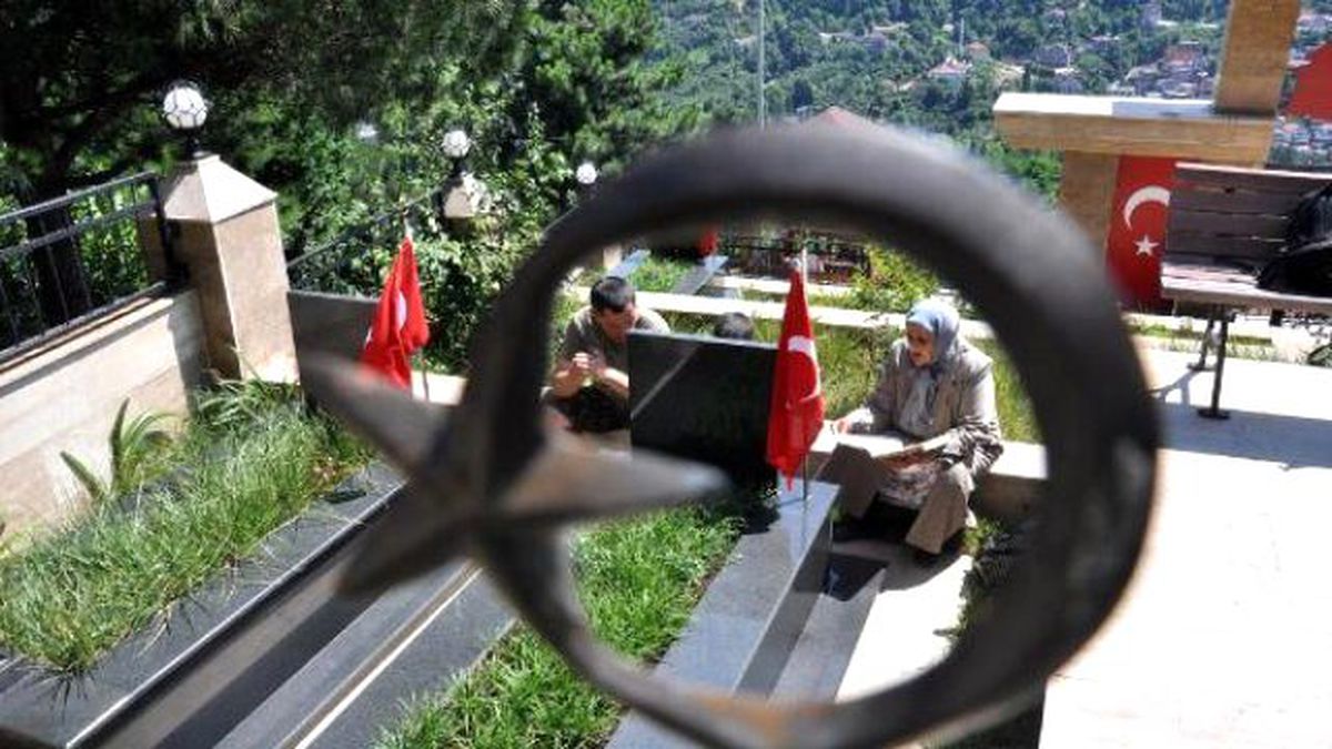 Arife Günü Mezarlıklar Doldu