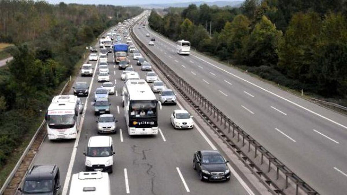 TEM Otoyolunda Tatil Yolculuğu Çileye Dönüştü