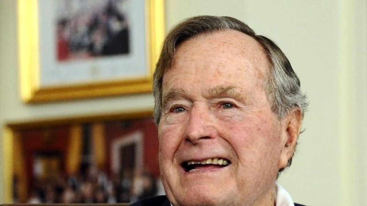 Baba Bush\' Boynunu Kırdı