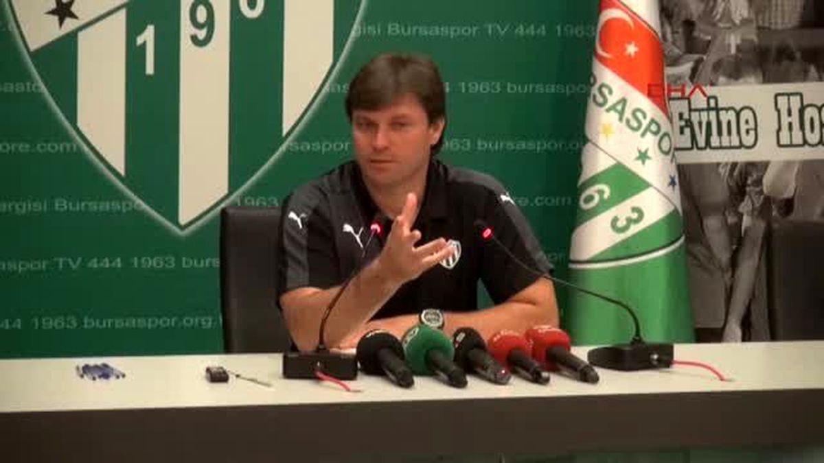 Bursaspor Teknik Direktörü Sağlam Bir Takımda 8-9 Yabancı, 2 Yerli Oyuncuyu Düşünmek Bile...