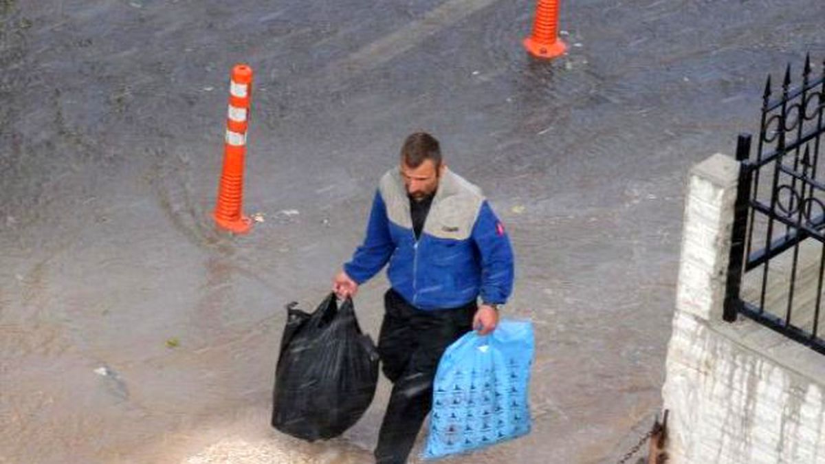 Gaziantep\'te Sağanak Yağış Etkili Oldu