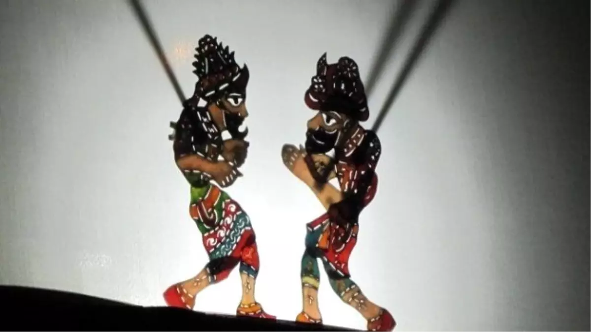 Hisarcık\'ta "Karagöz ve Hacıvat" Gölge Oyunu