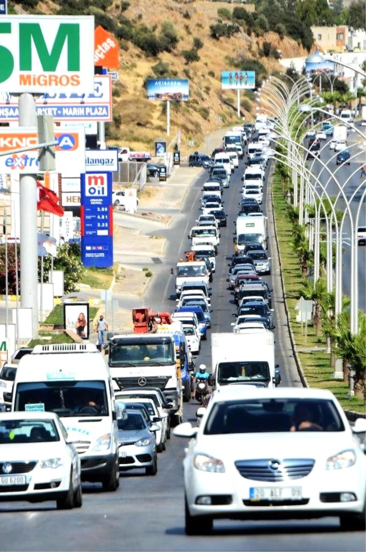 Bodrum\'da Çıldırtan Trafik! İstanbullular Oraya Akın Etmiş