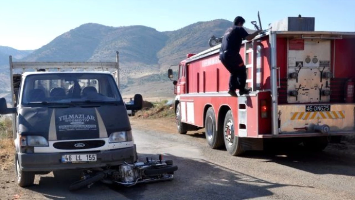 Kahramanmaraş\'ta Pikap ile Motosiklet Çarpıştı: 4 Yaralı