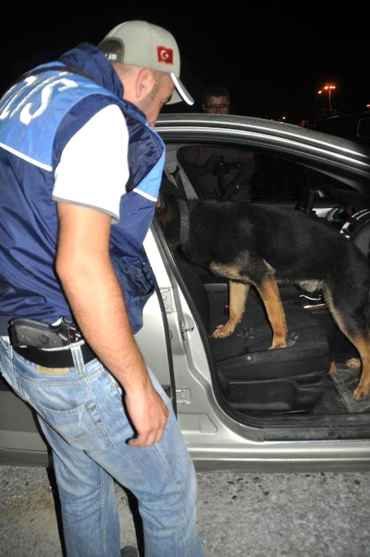 Kuşadası\'nda Polis Bayram Öncesi \'Huzur Operasyon\' Yaptı
