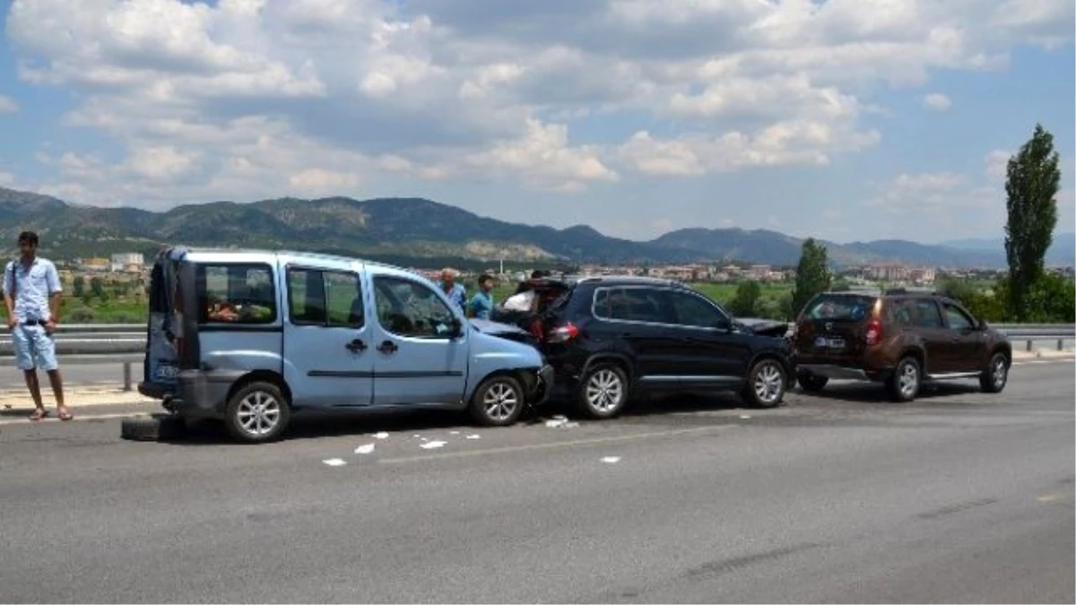 Osmancık\'ta Zincirleme Trafik Kazası: 7 Yaralı