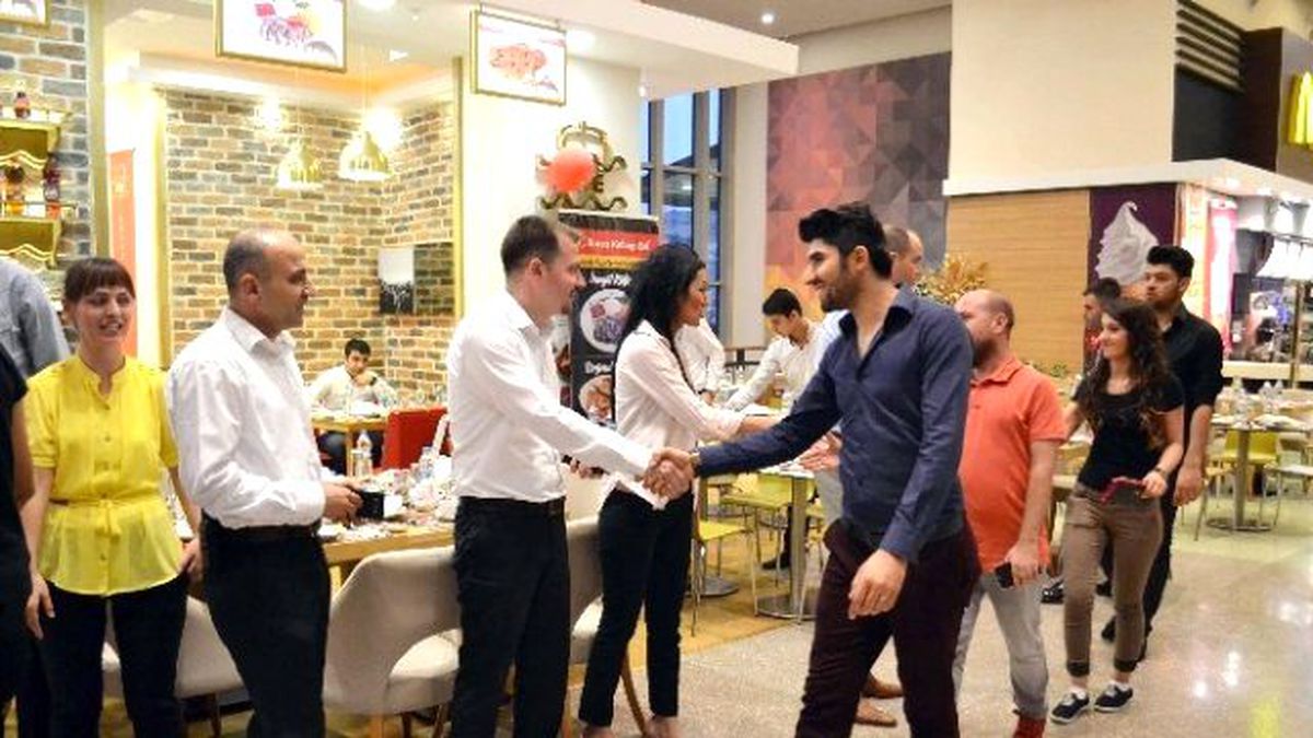 Şanlıurfa Piazza Ailesi İftar Yemeğinde Bir Araya Geldi