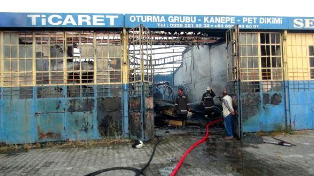 Yangında İki Atölye Küle Döndü
