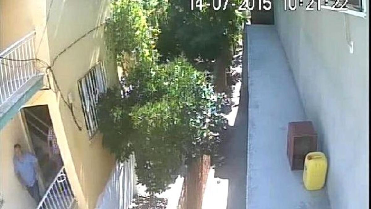 Yaşlı Çiftin 22 Bin Lirasını Çalanlar Güvenlik Kamerasında