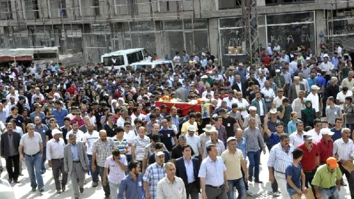 Ypg\'li Maruf Yardımcı Yüksekova\'da Toprağa Verildi