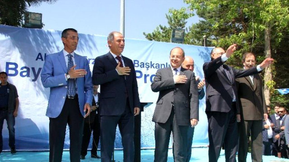 AK Parti\'de Bayramlaşma Programı