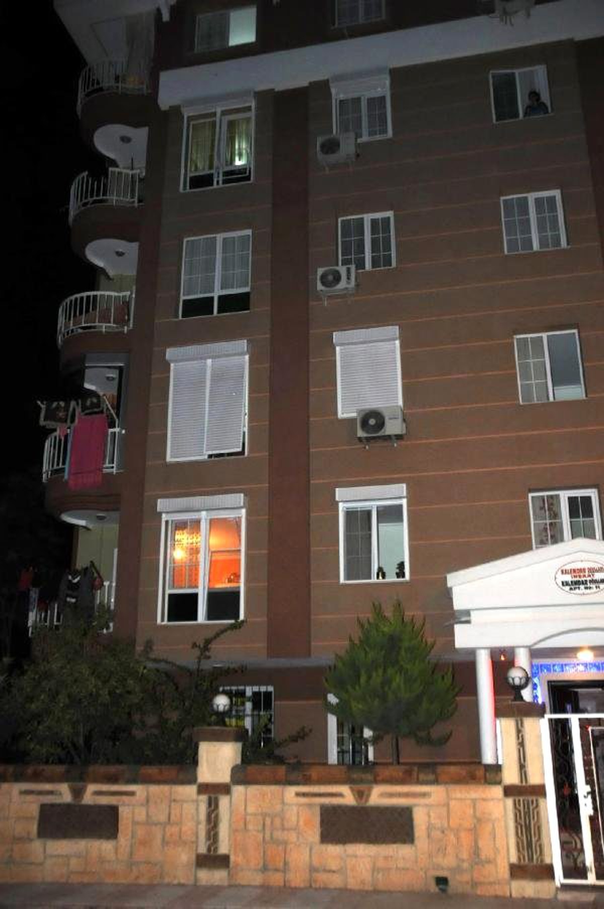 Antalya\'da Akrabaların Kız Kaçırma Kavgası: 1 Yaralı