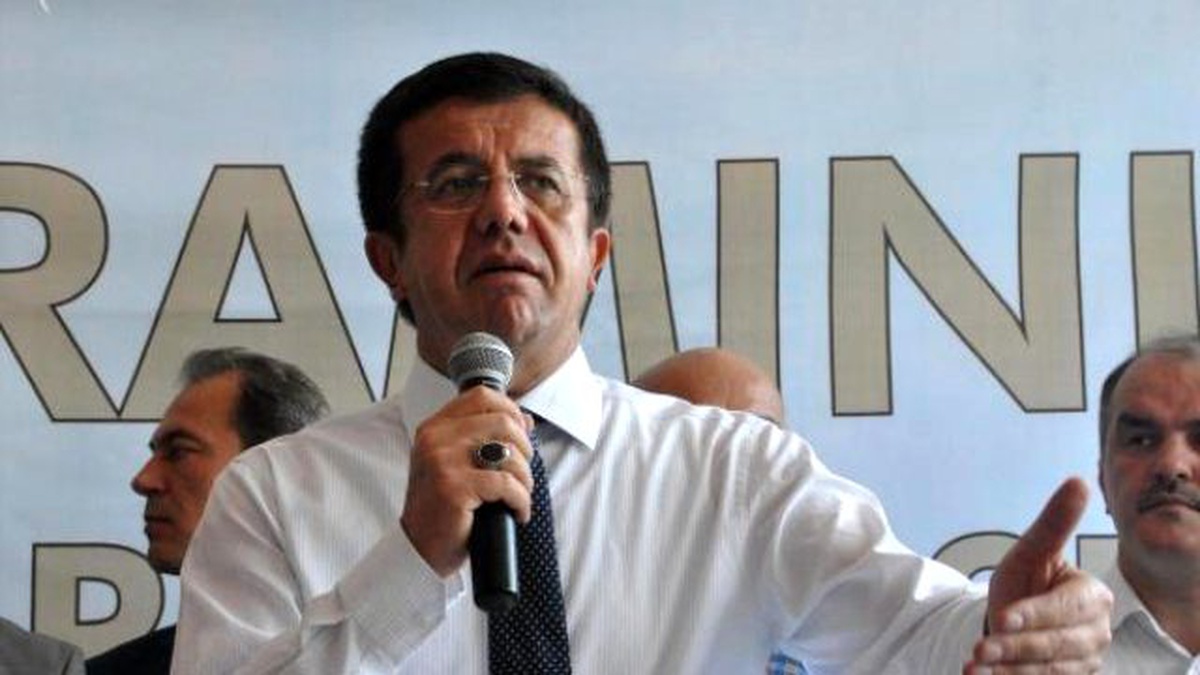 Bakan Zeybekci, Belediye Çadırında Halkla Bayramlaştı (2)