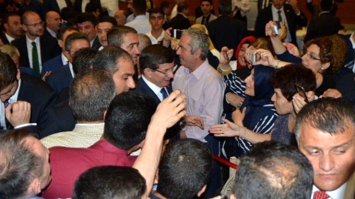 Başbakan Davutoğlu\'ndan Muhalefet Partilerine Çağrı