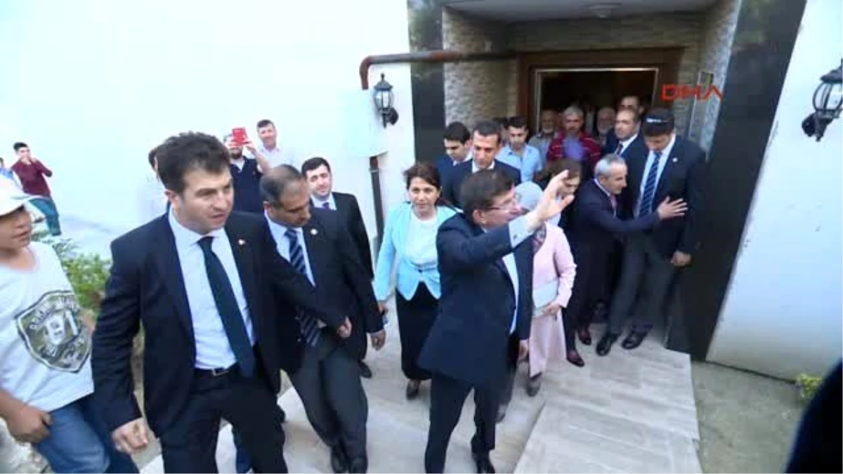 Başbakan Davutoğlu Taziye Ziyaretine Gitti