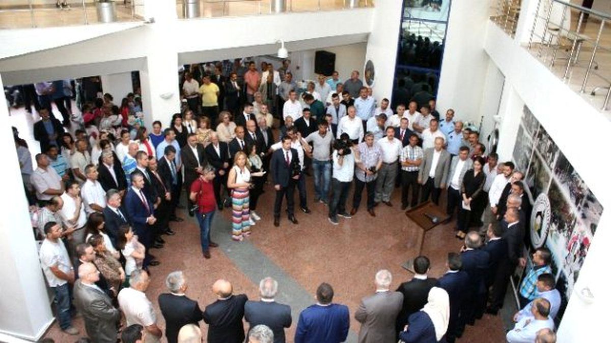 Başkan Keleş, Belediye Personeli ve Düzcelilerle Bayramlaştı