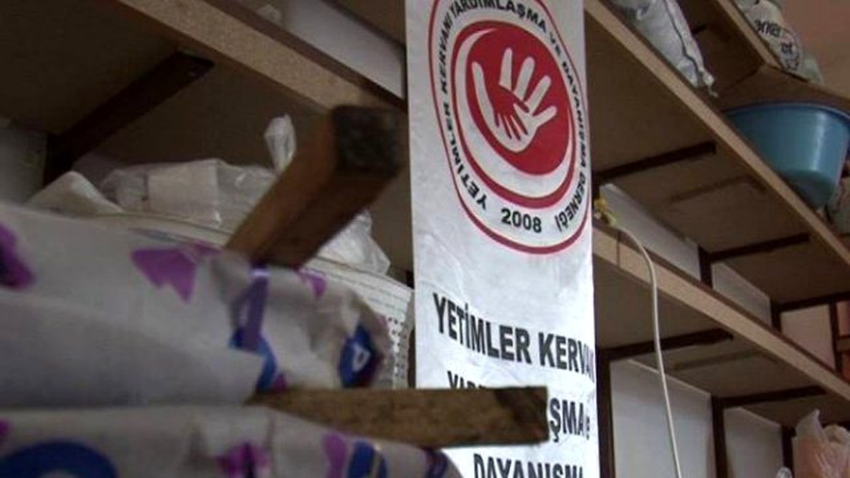 Bayramda Yetimlerin Yüzü Gülüyor
