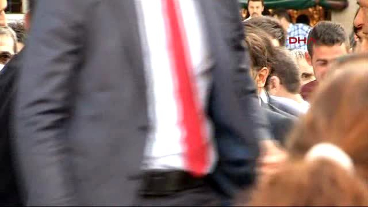 Abdullah Gül\'den Bayram Namazı Çıkışı Koalisyon Sorusuna Cevap