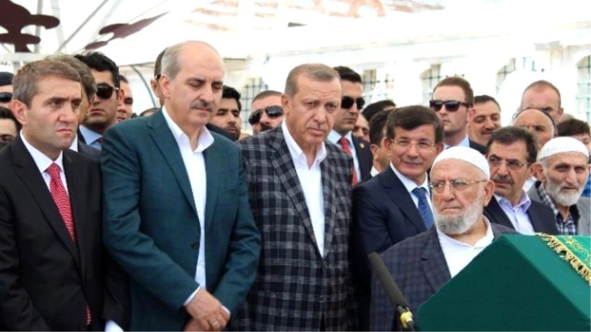 Erdoğan ve Davutoğlu, Ali Nar\'ın Cenazesine Katıldı