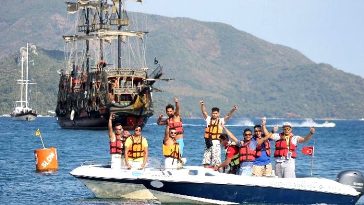 Marmaris Sahillerinde Bayram Hareketliliği Yaşanıyor
