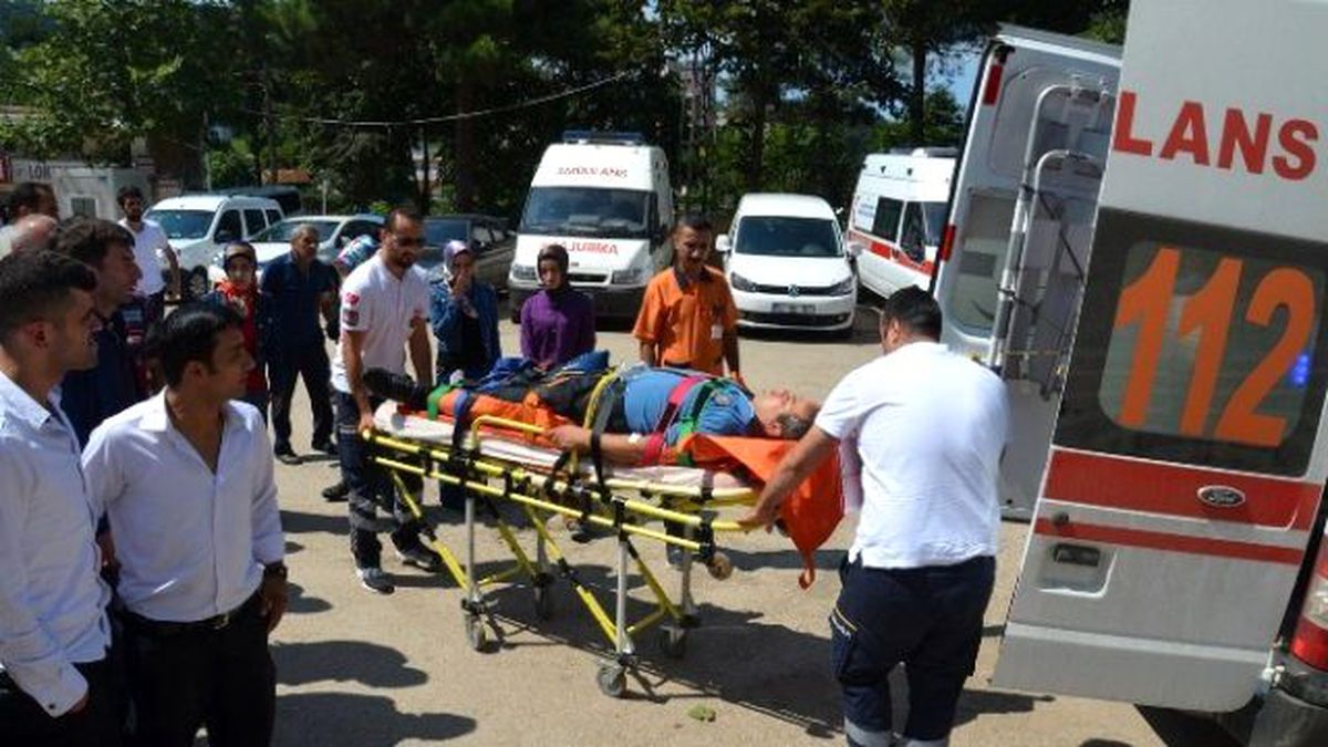 Ordu\'da Tarım Aracı Devrildi: 2 Yaralı