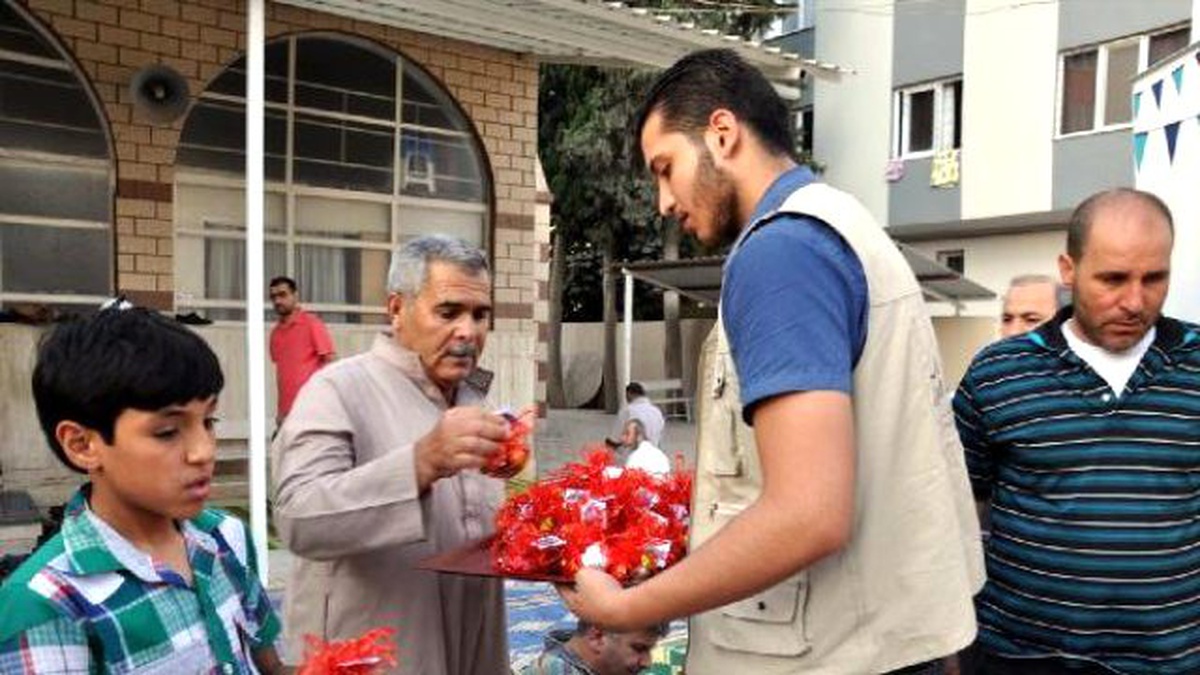 Suriyeliler, Bayram Şekeriyle Teşekkür Etti