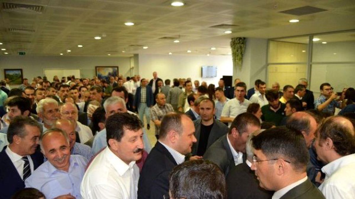 Trabzon\'da Protokol ve Halk Bayramlaştı