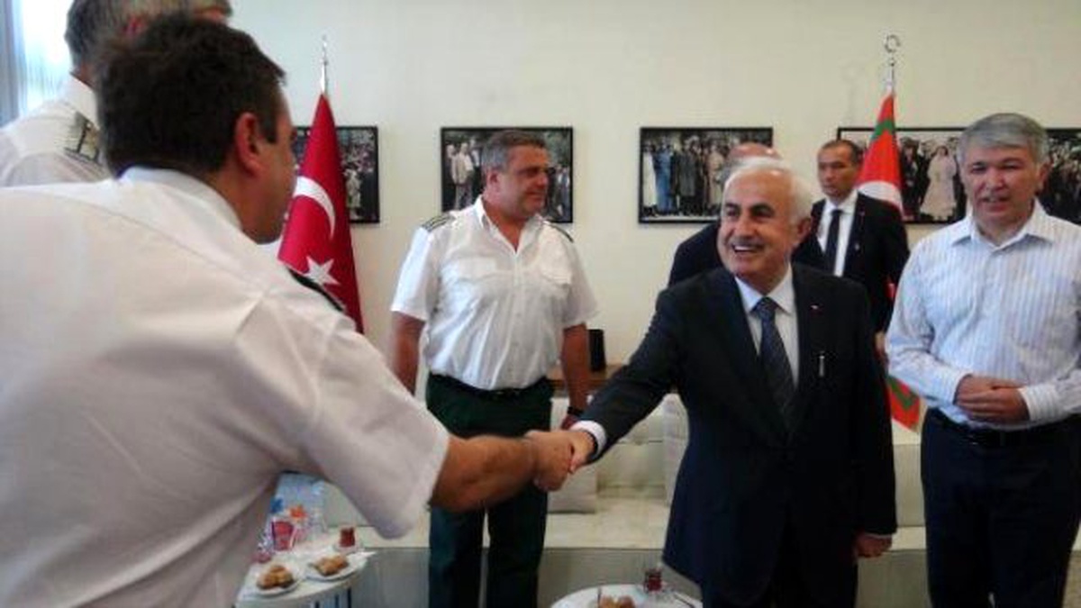 Vali Bulgar Heyete Sordu: Ne Olacak Bu Tır Kuyruğu?