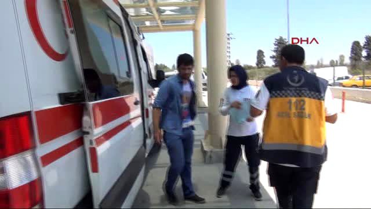 Adana Ayrı Yaşadığı Eşi Tarafından Bıçakla Yaralandı