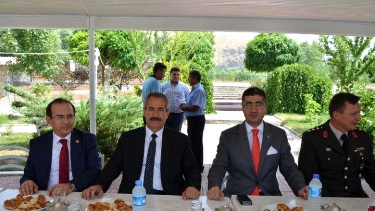Adilcevaz\'da Bayramlaşma