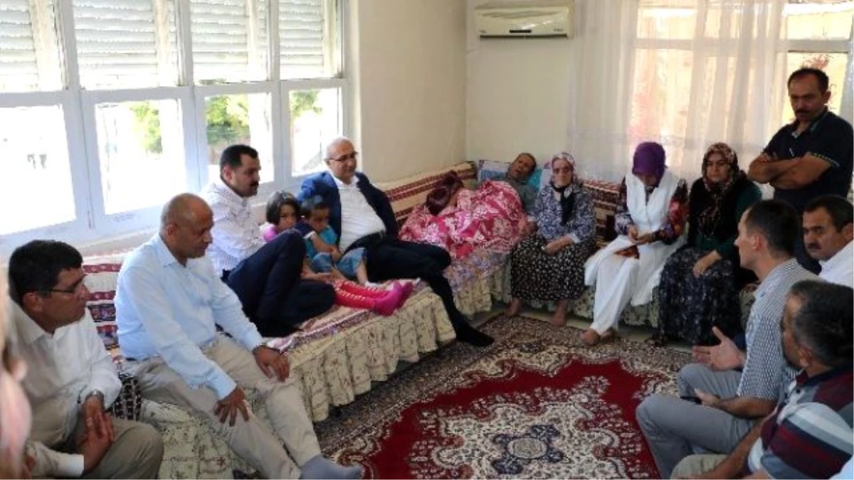 AK Parti\'den En Yaşlı Üyelere Ziyaret