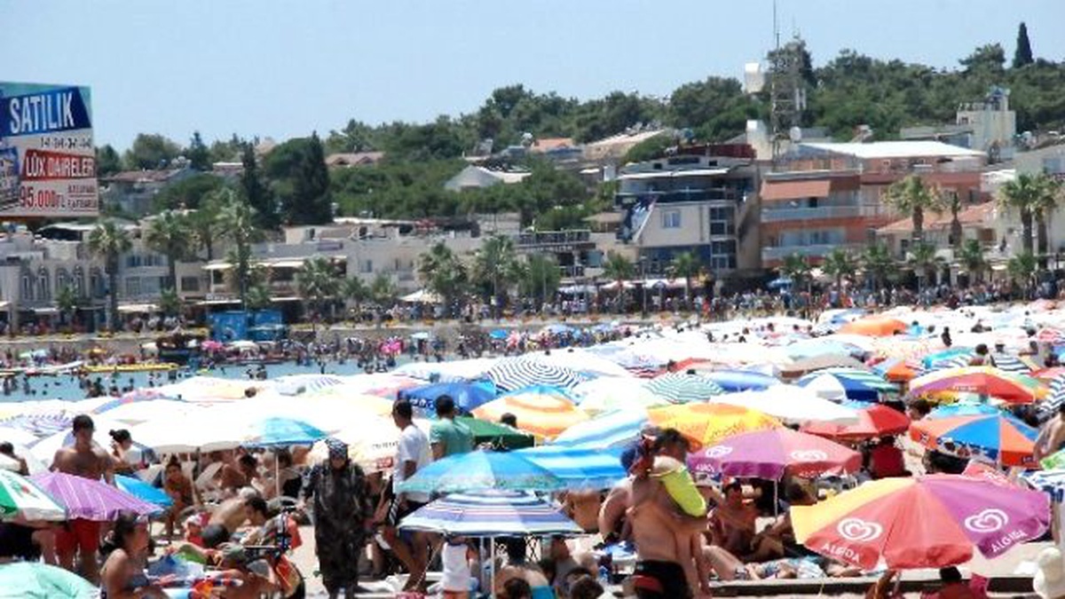 Altınkum Plajında Bayram Yoğunluğu