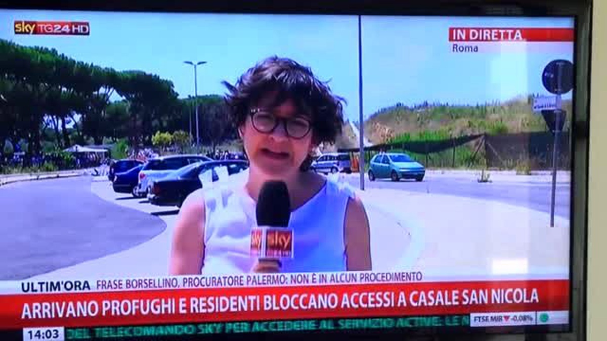 Aşırı Sıcağa Dayanamayan İtalyan Muhabir, Canlı Yayında Bayıldı