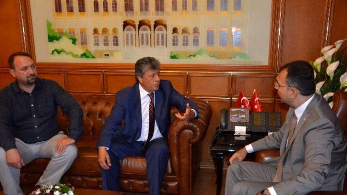 Balbay\'dan Vali Toprak\'a "Karakoldan Cemevi" Ziyareti