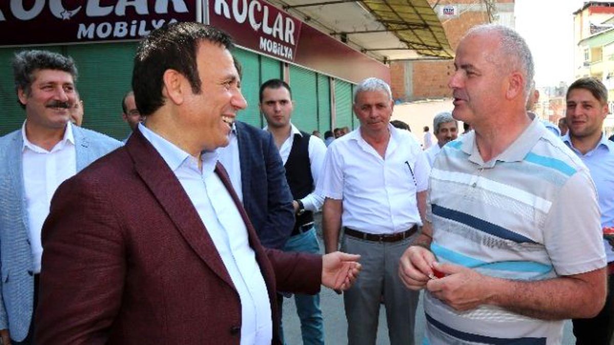 Başkan Genç Esnafla Bayramlaştı