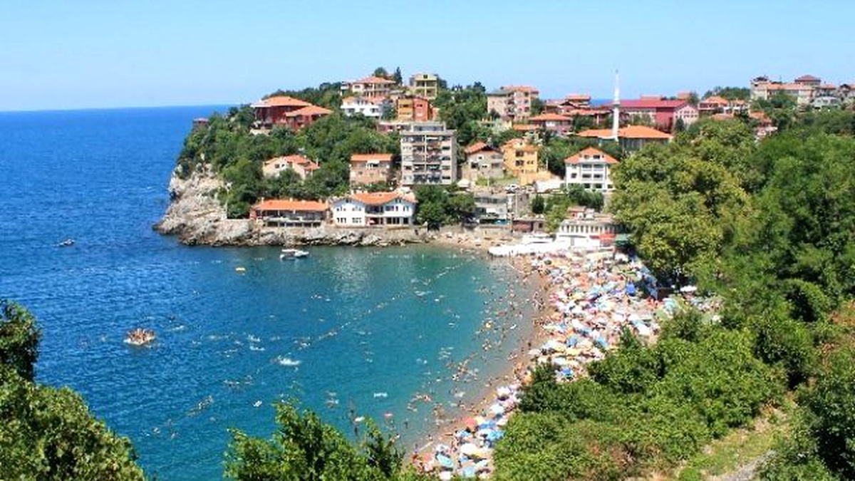 Bayram Tatilini Fırsat Bilen Vatandaşlar Plaja Akın Etti